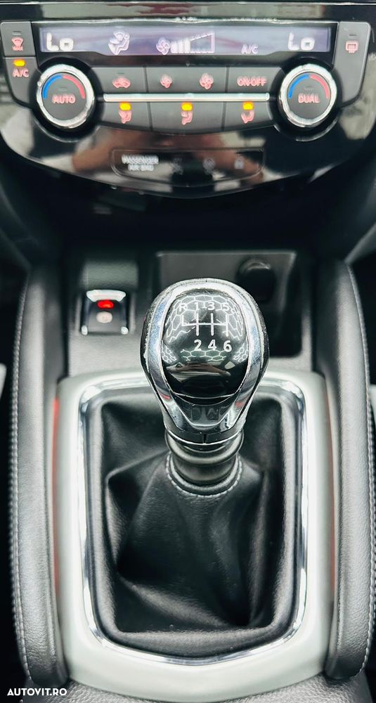 Nissan Qashqai 1.2 DIG-T TEKNA - 23