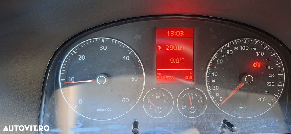 Volkswagen Touran 2.0 TDI DPF BlueMotion Technology Comfortline - 9