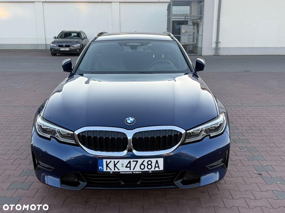 BMW Seria 3 320d Sport Line - 2