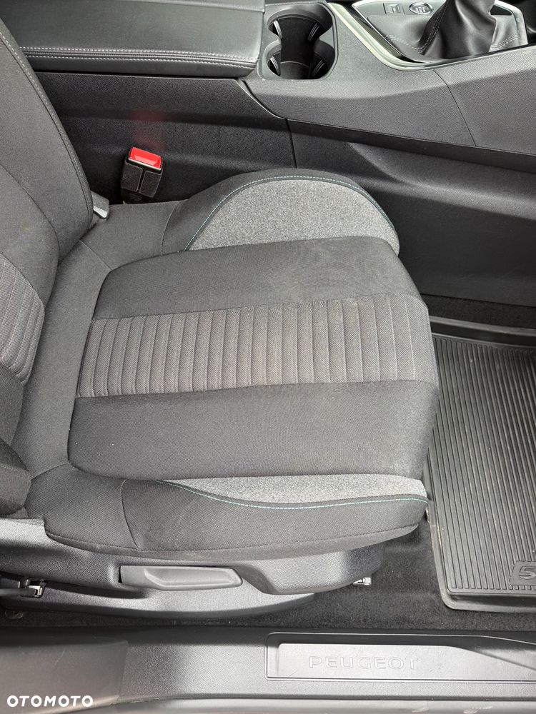 Peugeot 5008 - 27