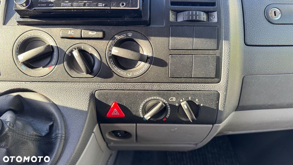 Volkswagen Transporter Caravelle Kurz (7.Si.) - 15