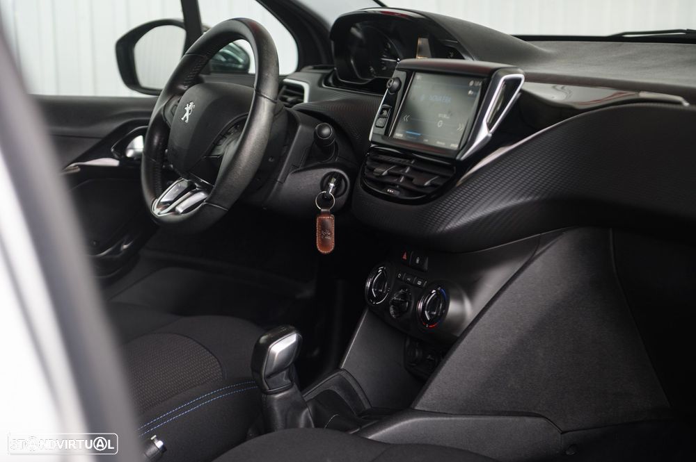 Peugeot 208 1.2 PureTech Style - 19