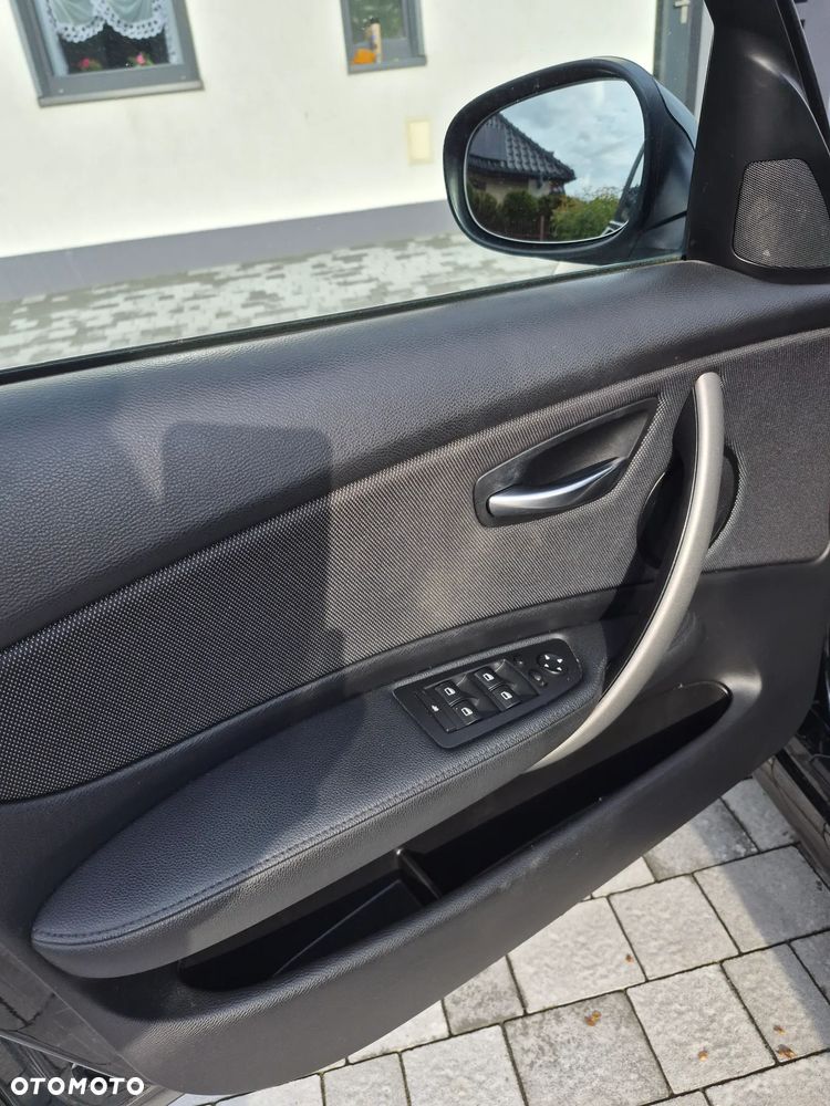 BMW Seria 1 118d - 32
