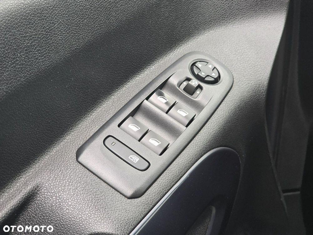 Peugeot Rifter 1.5 BlueHDI Allure S&S - 23