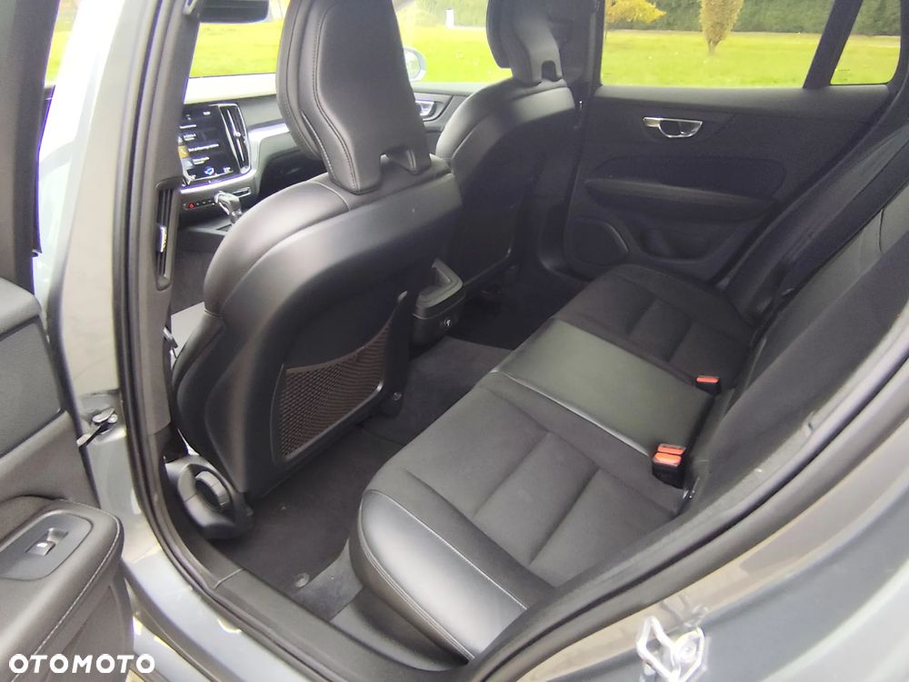 Volvo V60 D3 Geartronic Momentum - 24