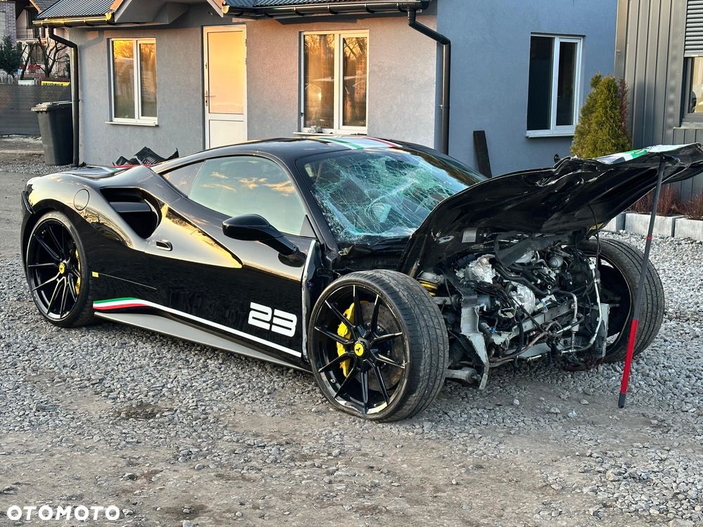 Ferrari 488 - 9
