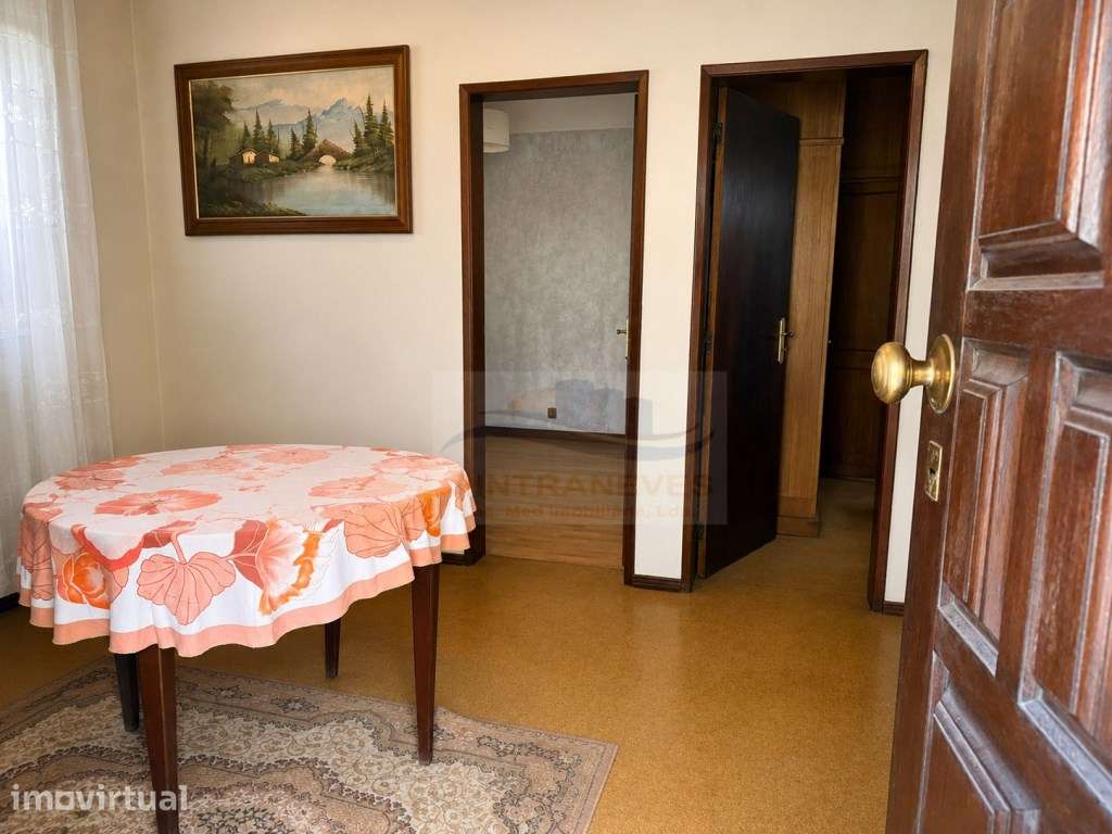 Moradia em Campolide | Projeto de Remodelação com Potencial para T2... - Grande imagem: 5/7
