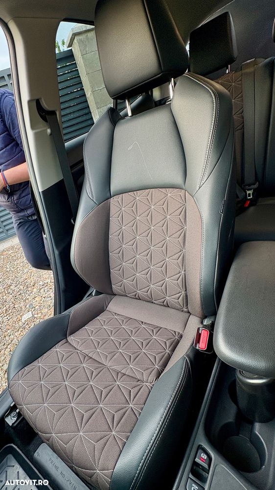 Toyota Yaris Cross 1.5 VVT-i HSD 116 4x2 HEV Business - 13