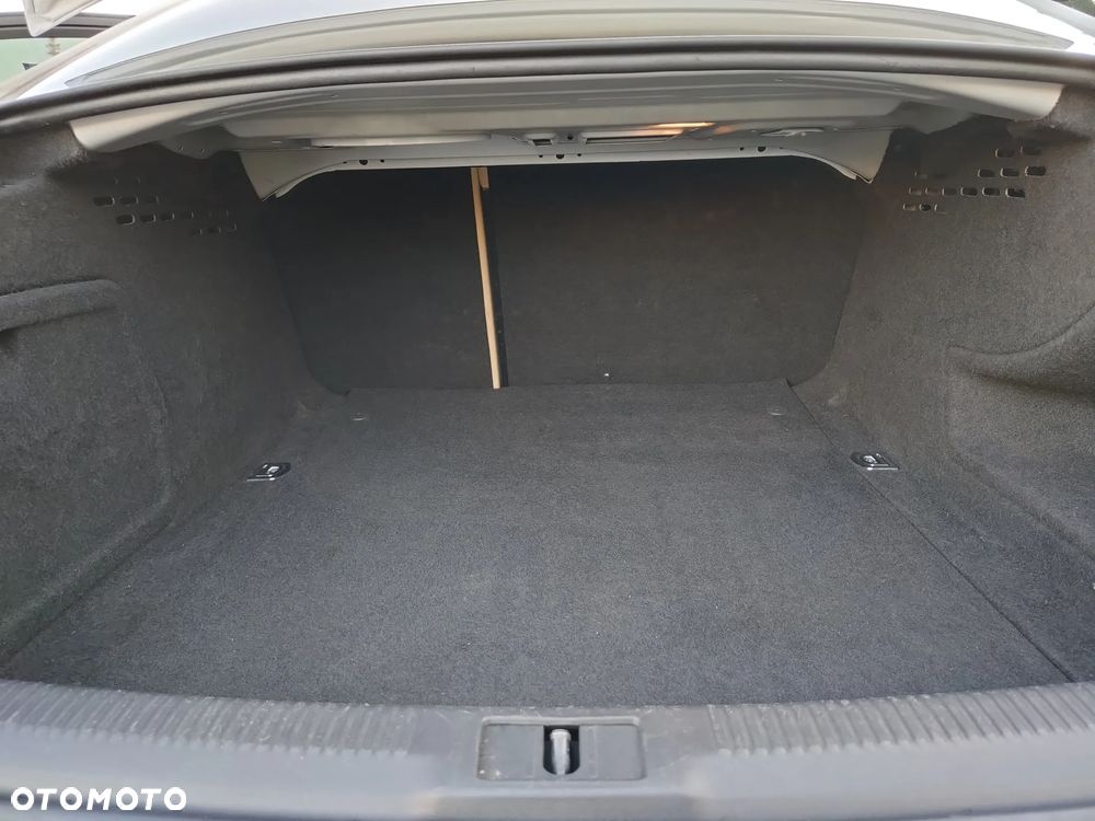 Audi A4 Limousine - 17