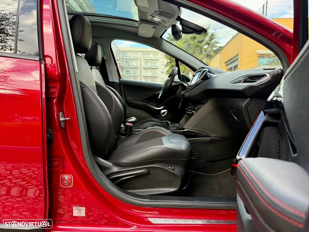 Peugeot 2008 1.2 PureTech GT Line - 6