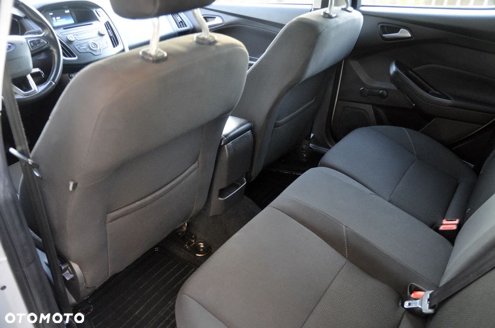 Ford Focus 1.6 TDCi Ambiente Start - 6