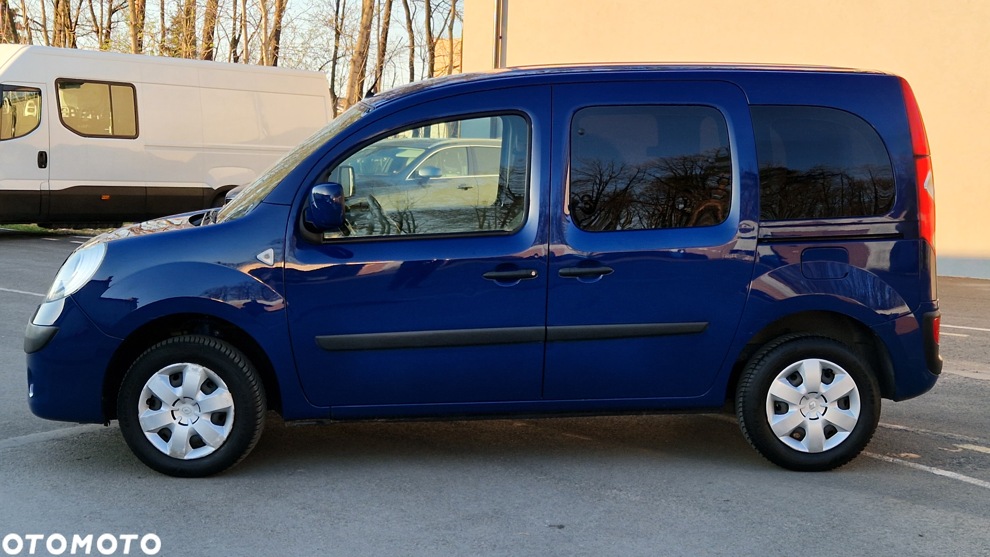 Renault Kangoo 1.6 8V 90 Happy Family - 9