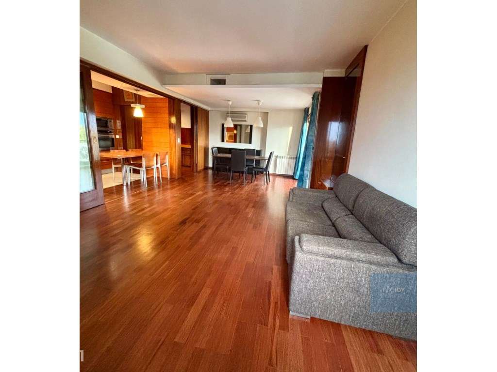 Apartamento T3 no Porto - Grande imagem: 2/23