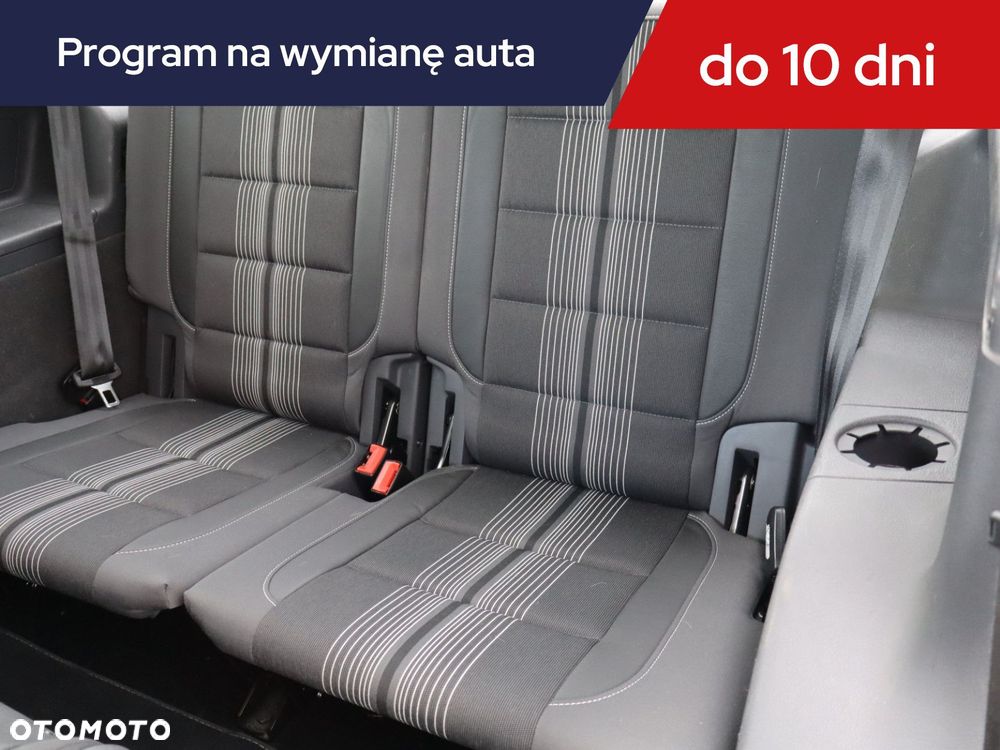 Volkswagen Touran - 22