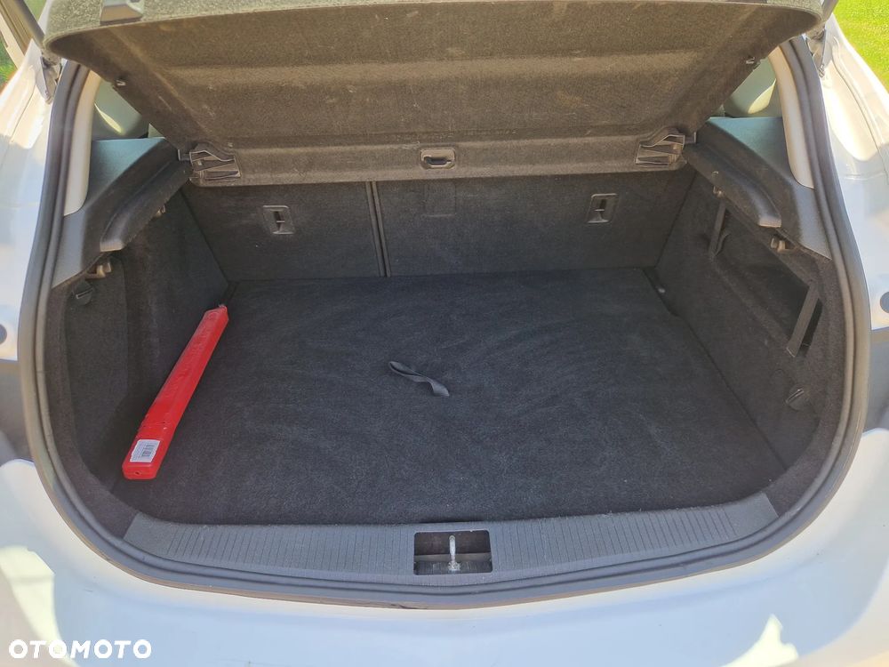 Opel Astra 1.6 Turbo - 33