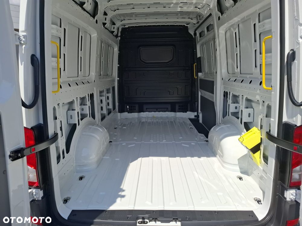 Volkswagen Crafter 35 Furgon 2,0 l EU6 SCR 140 KM - 10