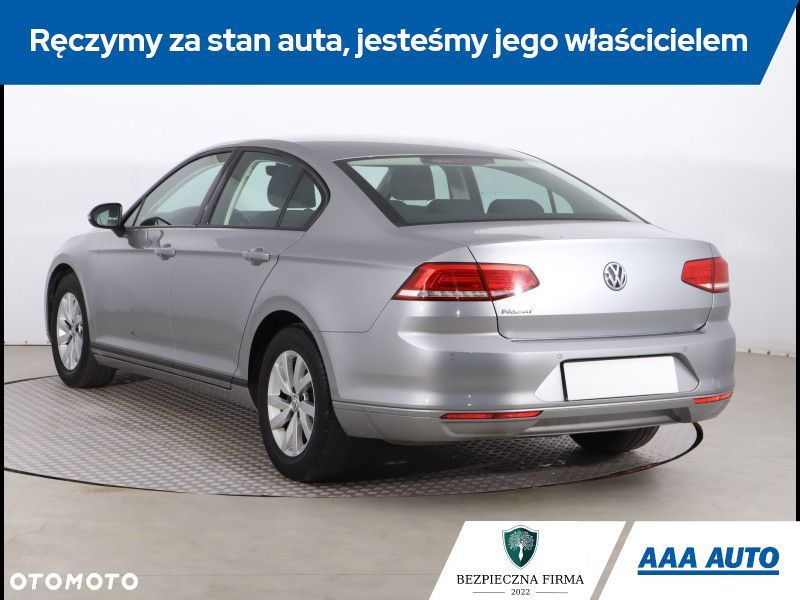 Volkswagen Passat - 5