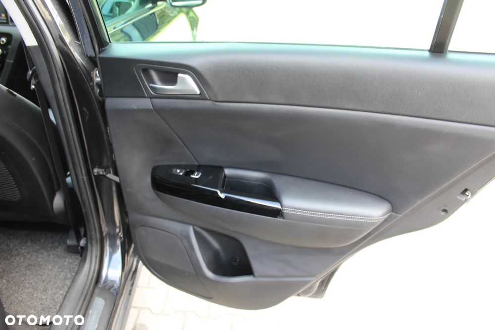 Kia Sportage 1.6 GDI L Business Line Plus 2WD - 24