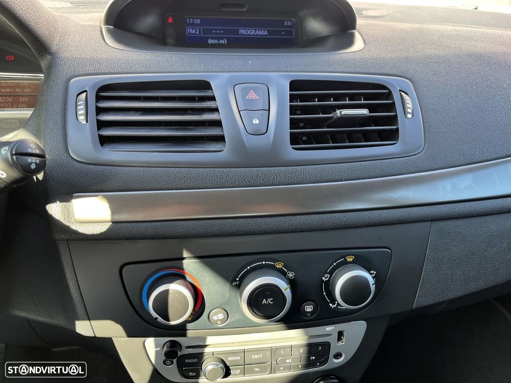 Renault Mégane 1.5 dCi Confort SS - 23
