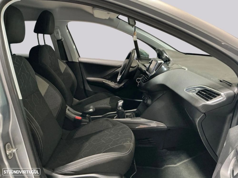 Peugeot 2008 1.2 PureTech Style - 8