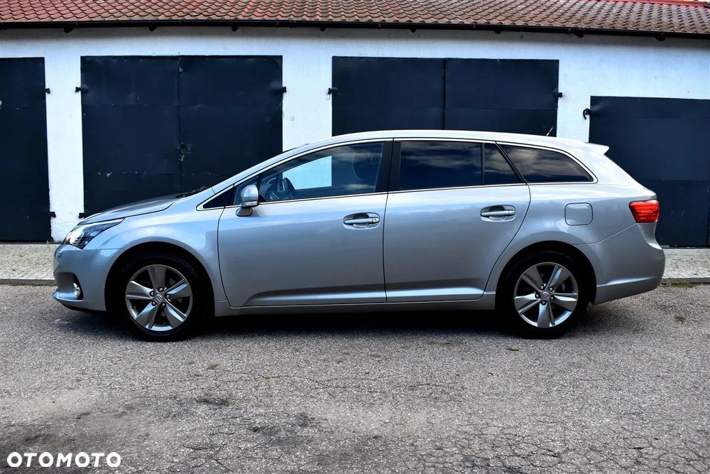 Toyota Avensis Touring Sports 1.8 Business Edition - 5