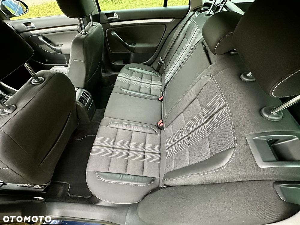 Volkswagen Golf 1.6 TDI Comfortline DSG - 21