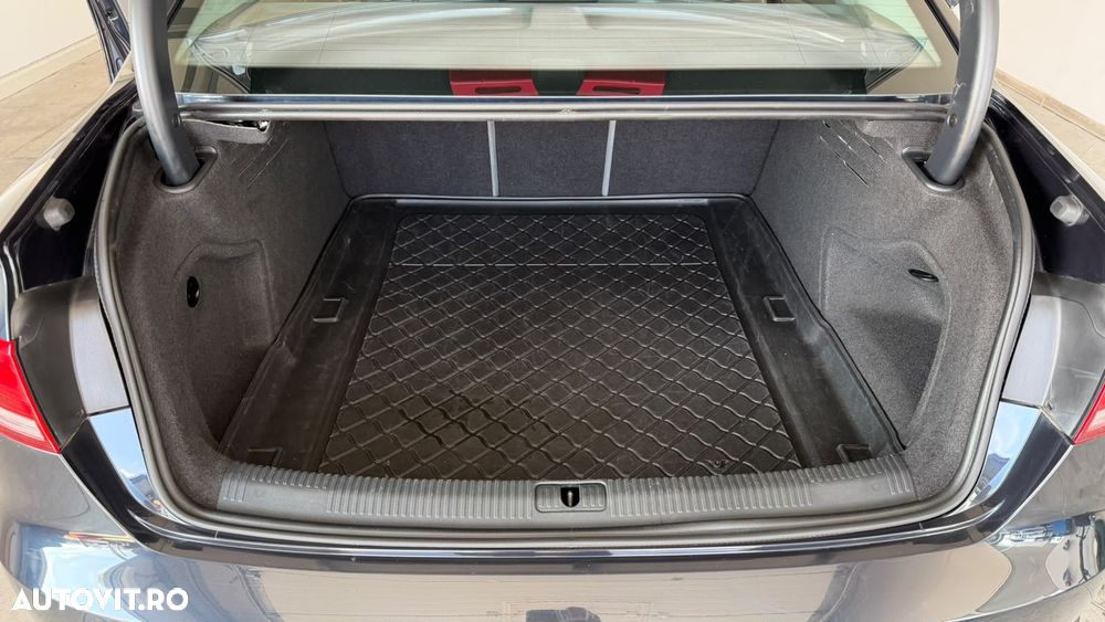 Audi A4 Limuzina 2.0 TFSI ultra Design - 16