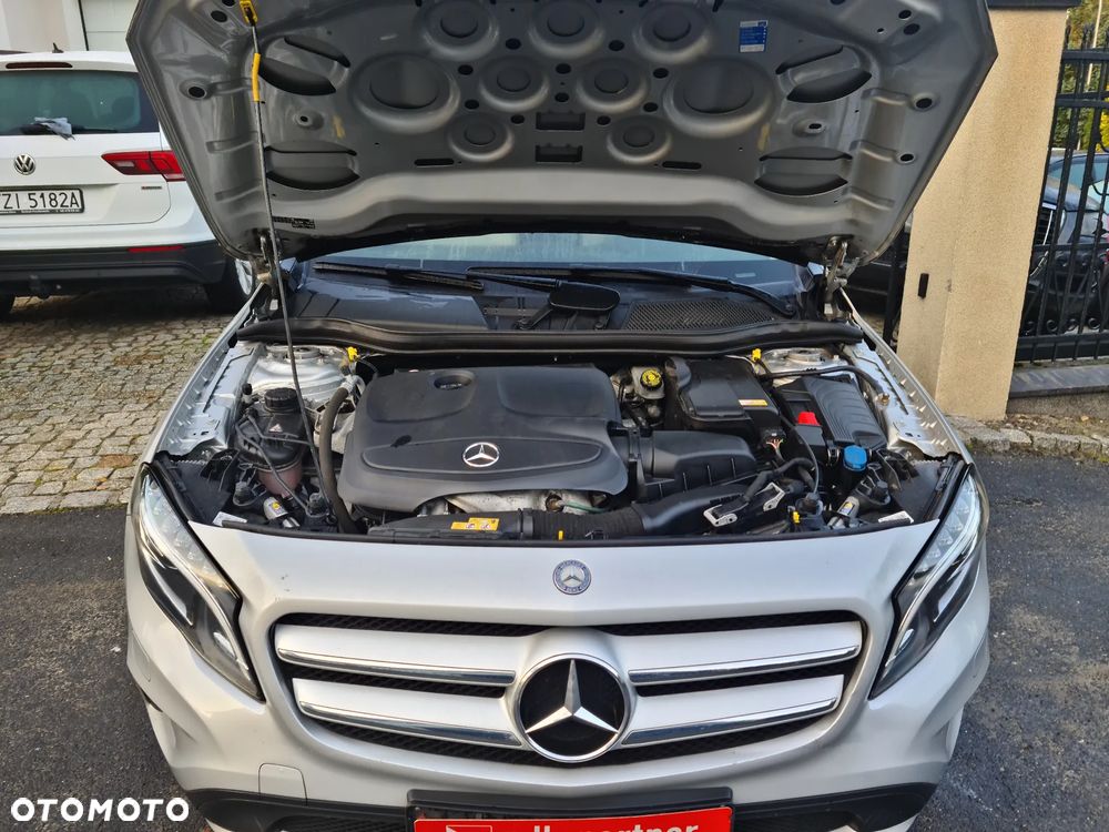 Mercedes-Benz GLA - 13