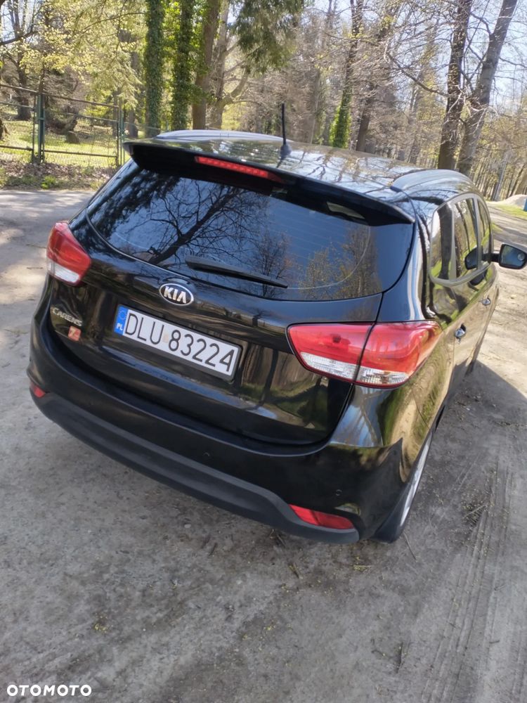 Kia Carens - 21
