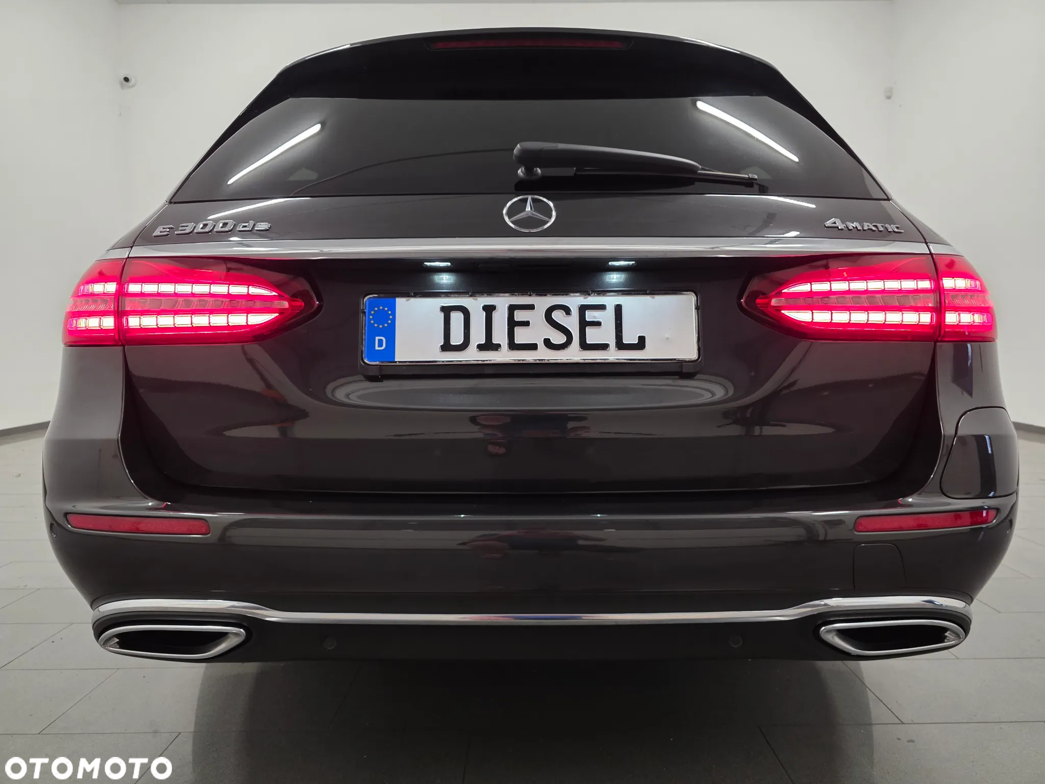Mercedes-Benz Klasa E 300 de 9G-TRONIC Exclusive - 37