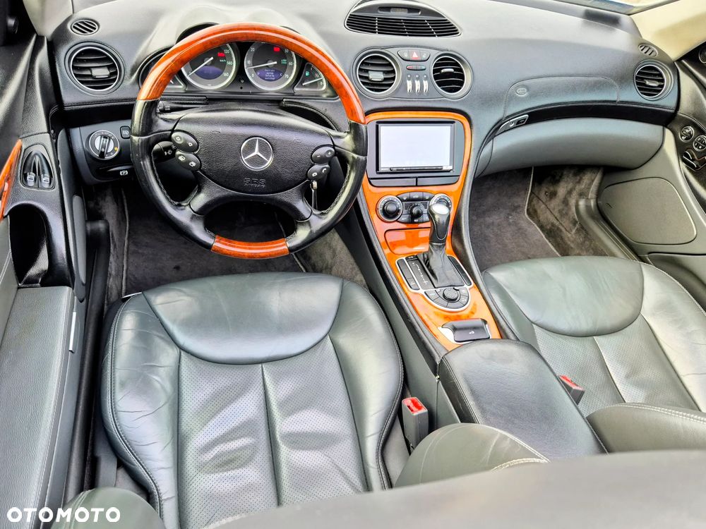 Mercedes-Benz SL - 24