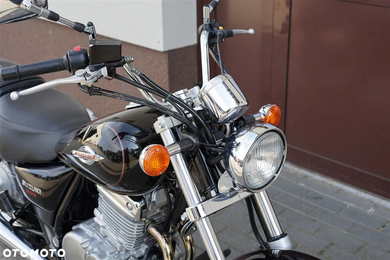 Suzuki GZ - 12