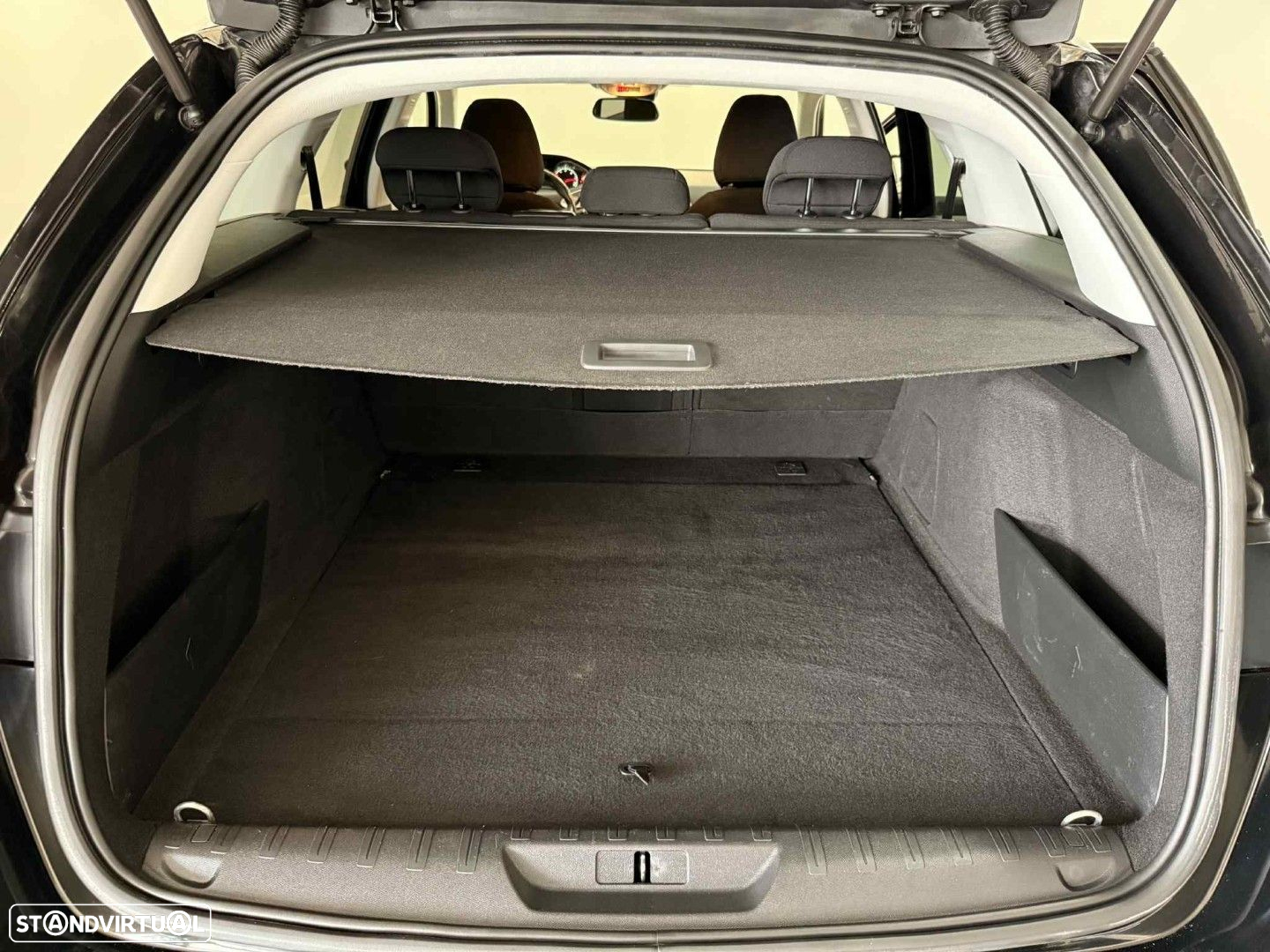 Peugeot 308 SW 1.5 BlueHDi Style - 24
