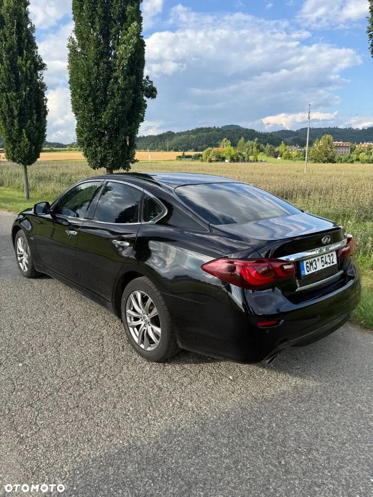 Infiniti Q70 - 4