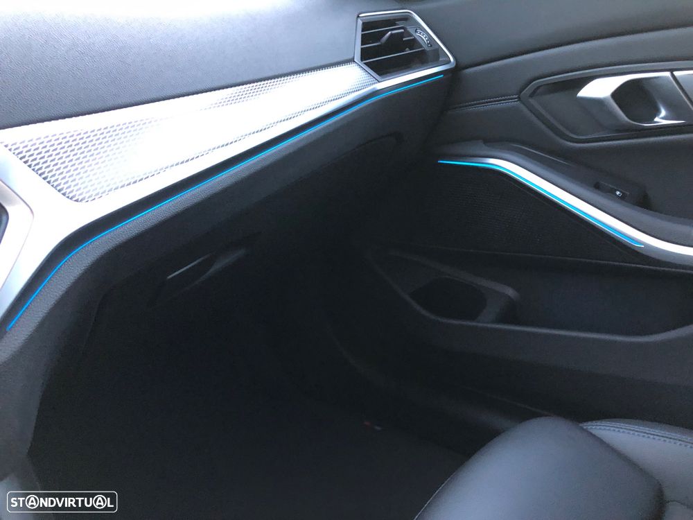 BMW 330 e Pack M Auto - 35