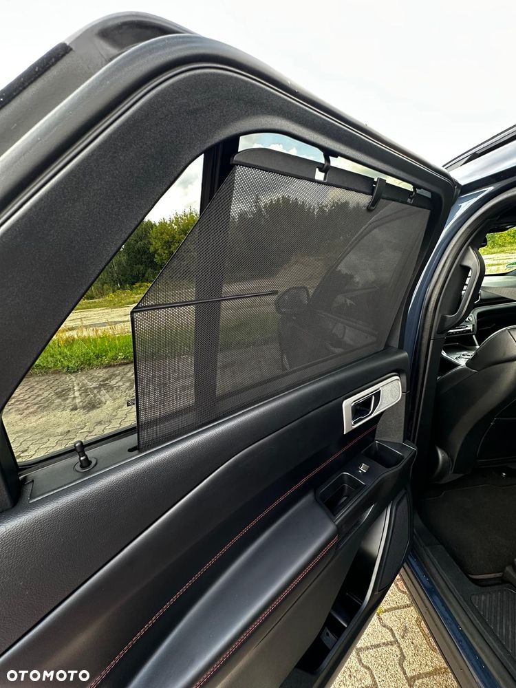 Ford Explorer - 28