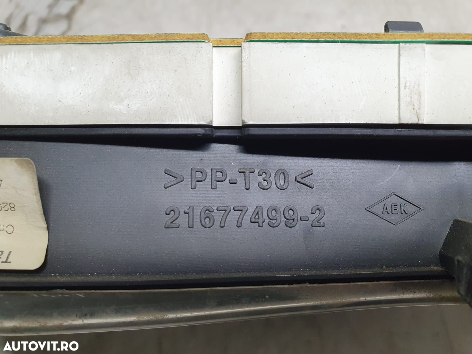 Ceasuri bord 21677499 Dacia Sandero 1 [2008 - 2012] 1.6 benzina K7M71 - 4