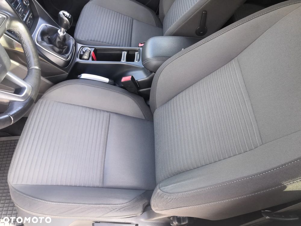 Ford Grand C-MAX - 25