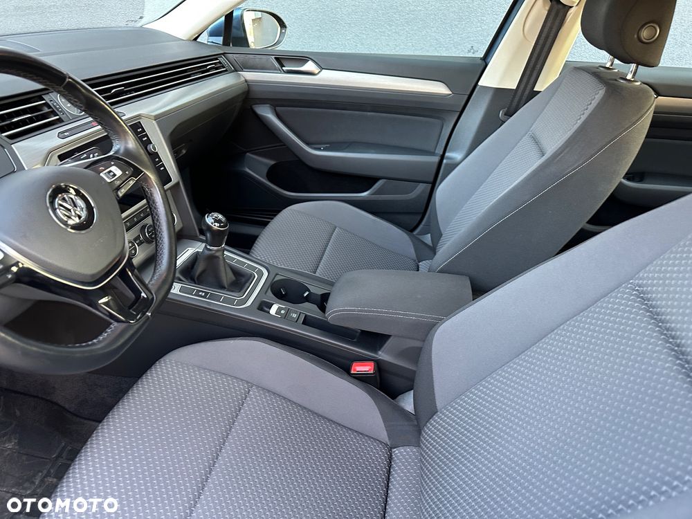 Volkswagen Passat 1.4 TSI BMT Comfortline - 16
