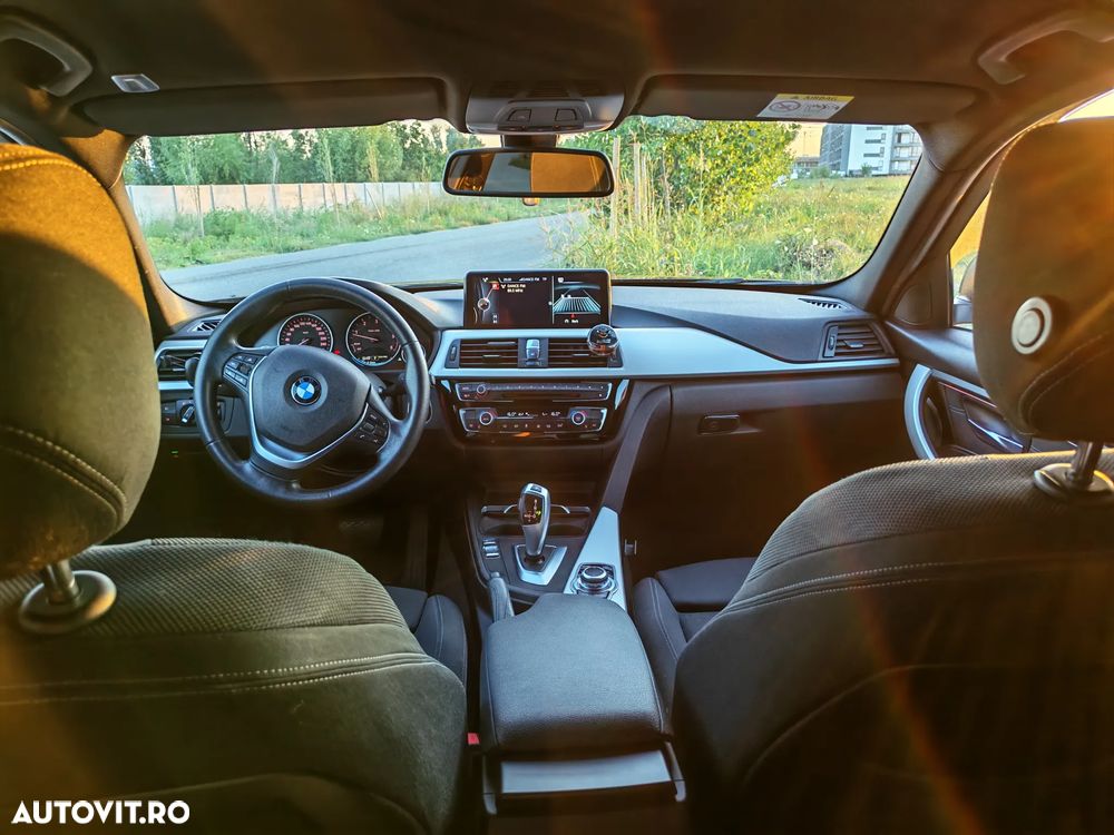 BMW Seria 3 320d Efficient Dynamic Edition Aut. - 13