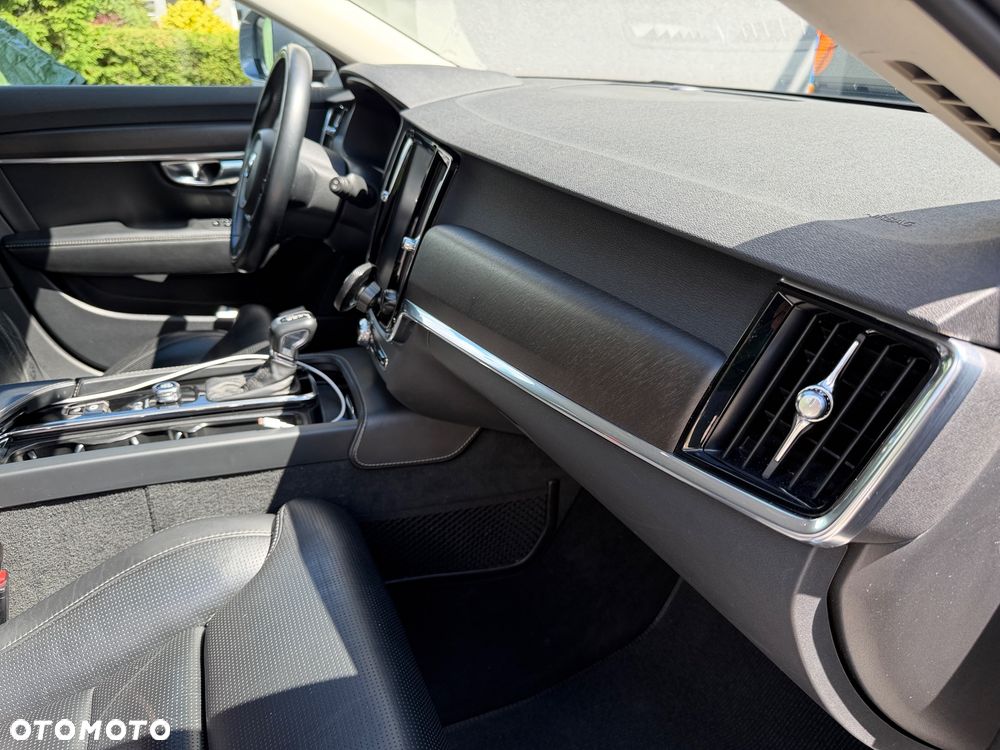 Volvo V90 D5 AWD Momentum - 11