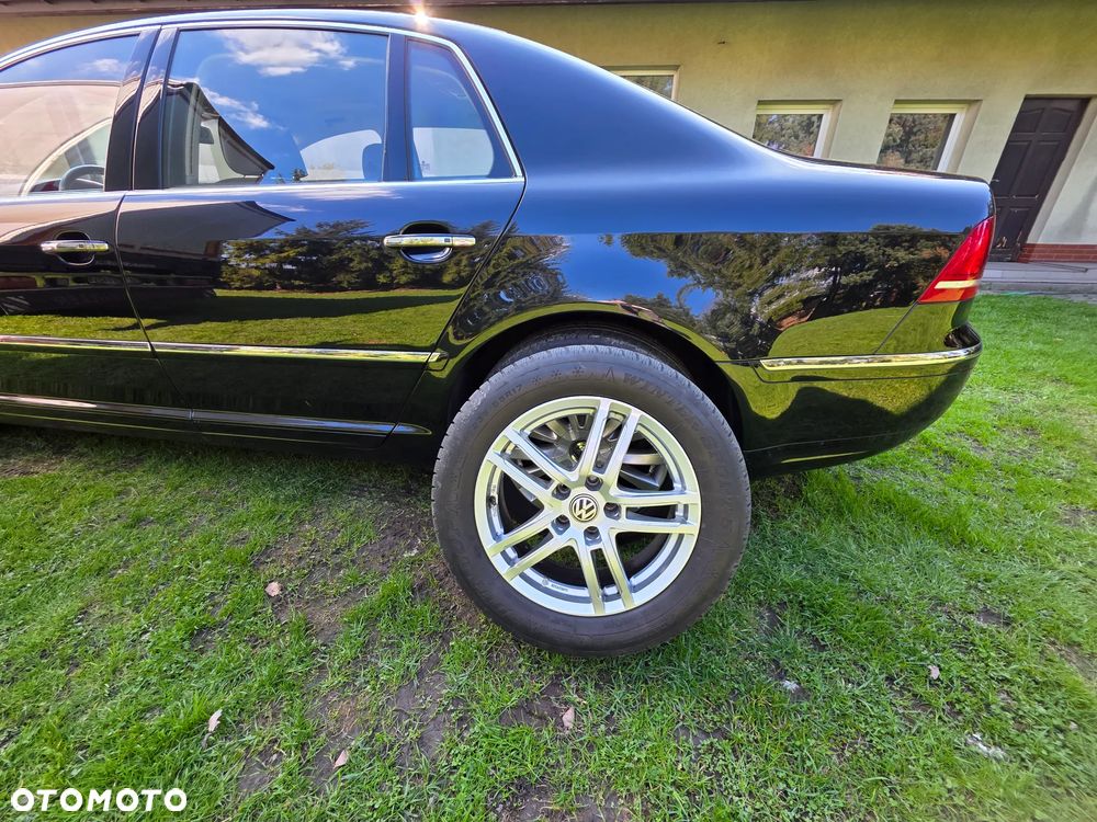 Volkswagen Phaeton - 36