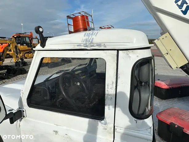 Land Rover Defender - 11