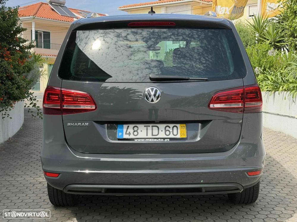 VW Sharan 2.0 TDI Blue Highline - 23