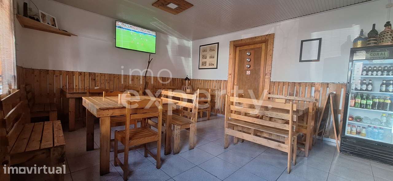Prédio Comercial na Achada de Gaula - Grande imagem: 3/17