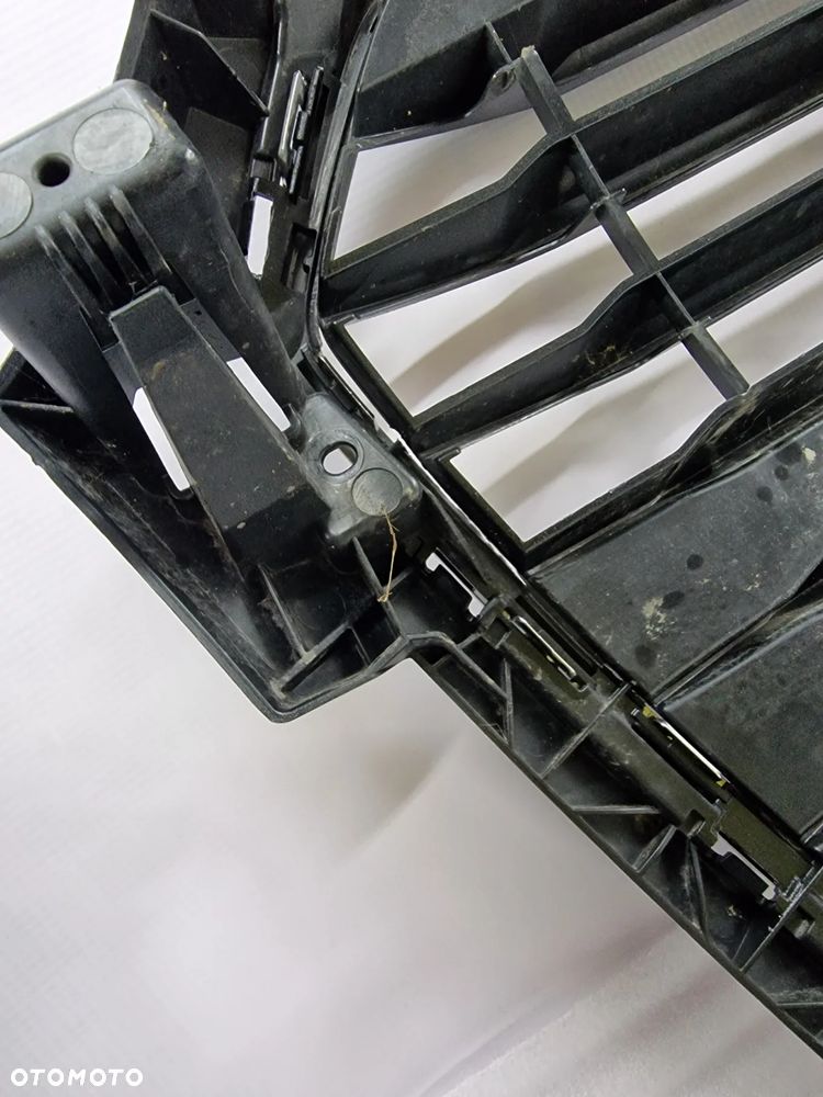 AUDI A1 LIFT 8XA 14- ATRAPA / GRILL PRZEDNI PRZÓD , NR 8XA853651B / 8XA853651C , NR AUKCJI GR6 - 22