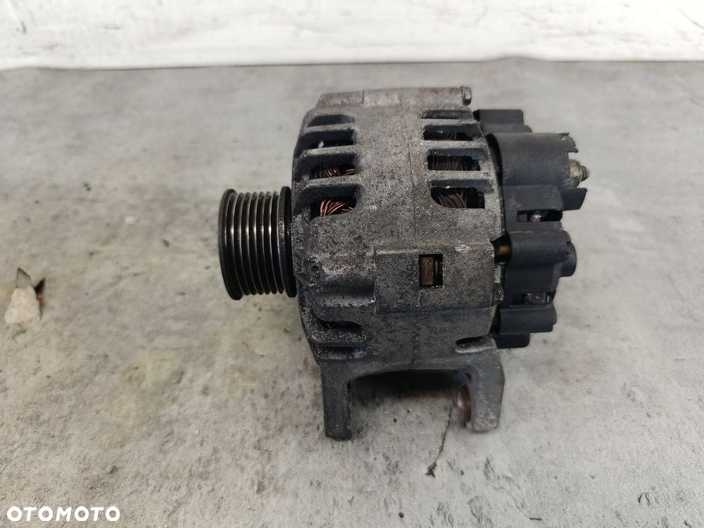 ALTERNATOR RENAULT CLIO III 8200654541 TG9B042  2543509A  VALEO 1.2 - 1