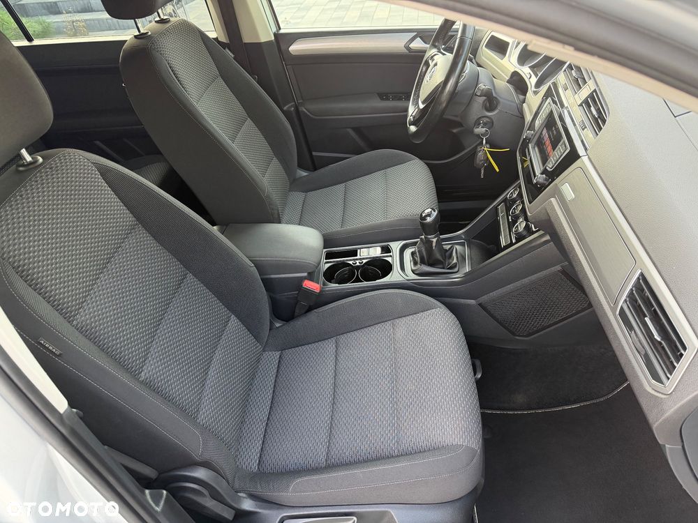 Volkswagen Touran 1.6 TDI BMT Comfortline - 10