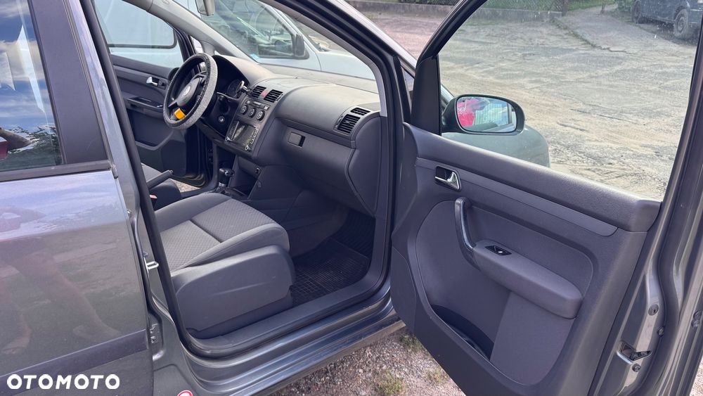 Volkswagen Touran 1.9 TDI Basis DSG - 5