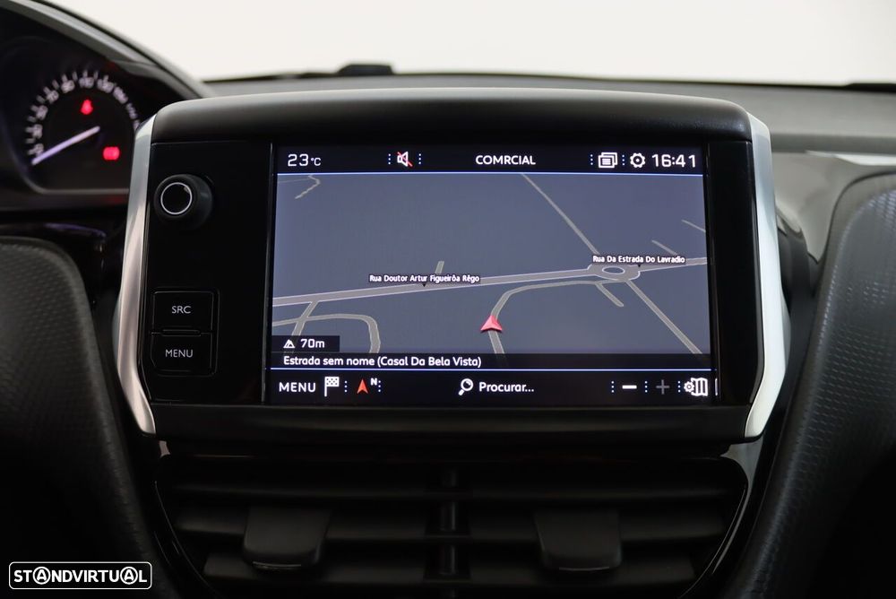 Peugeot 208 1.2 PureTech Signature EAT6 - 17